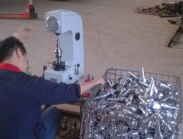 臺式硬度計(jì)使用現(xiàn)場